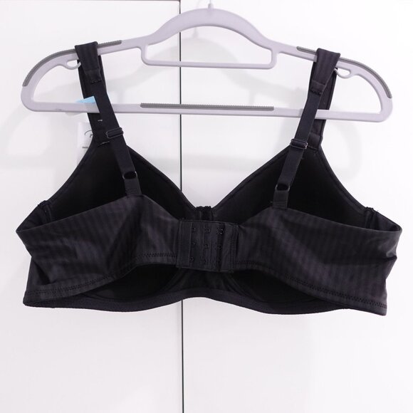 NEW Playtex Secrets Perfectly Smooth Shaping Wireless Bra Black Size 38C 4707 - Picture 2 of 5